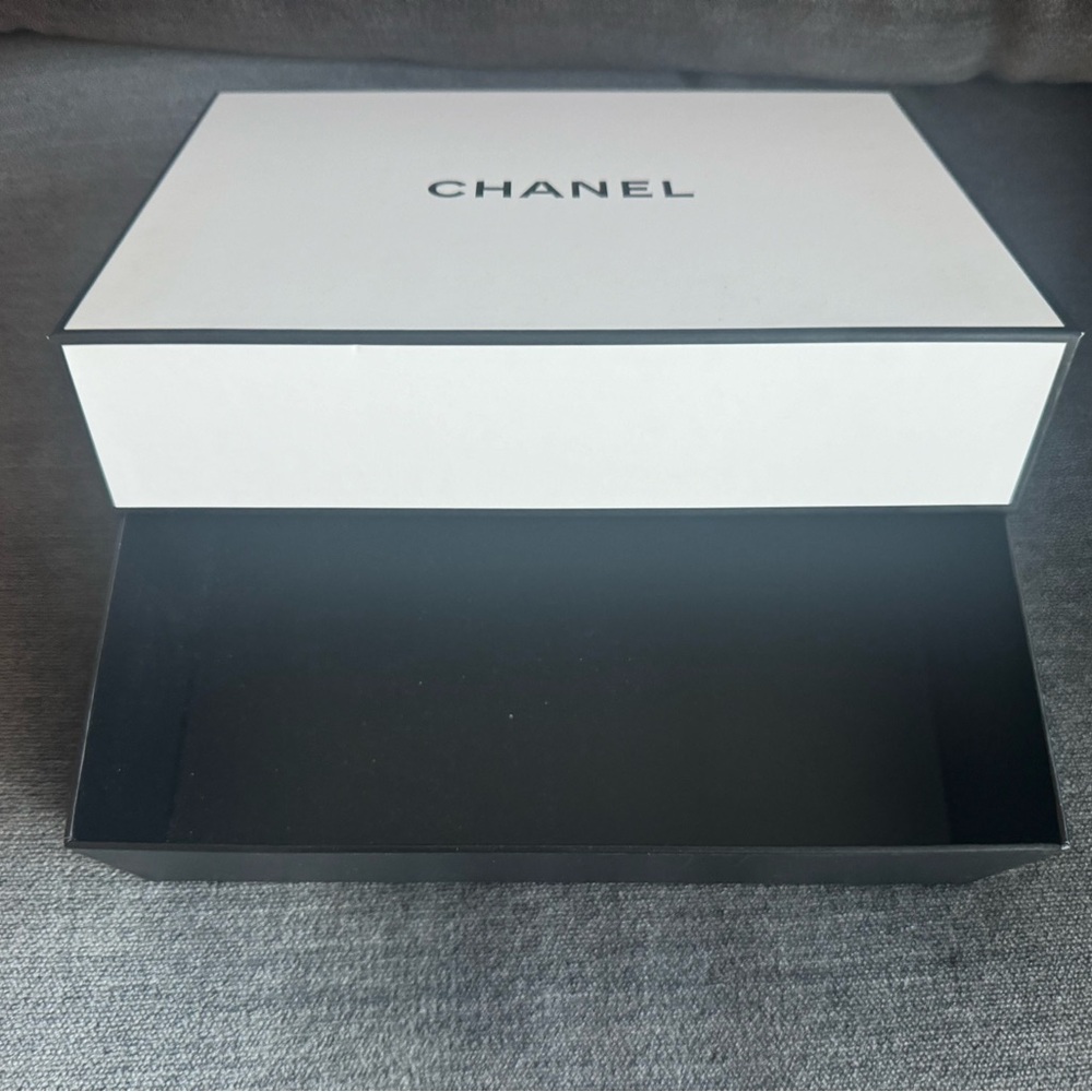 Chanel keepsake box (empty) - Picture 3 of 5